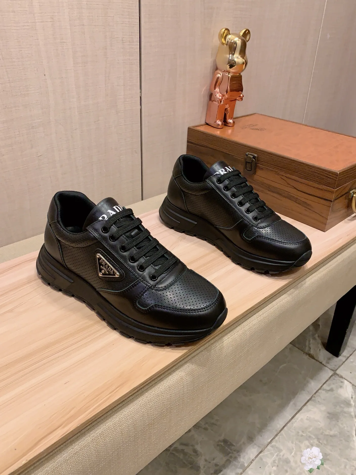 Men's Men's Shoes💰420💰💰🎩🎩[Lightning][Lightning] "PRADA*" The latest and most popular casual shoes, top brand [seduce] luxury~purchase, top~quality. [Strong] The upper is made of imported breathable cowhide with material ➕ breathable sheepskin feet (•) and fine workmanship. The original stylish and stylish soft rubber wear-resistant and non-slip outsole is light and comfortable on the feet. The real thing looks better when photographed. 085: code: 38-44, 3️⃣ colors selected